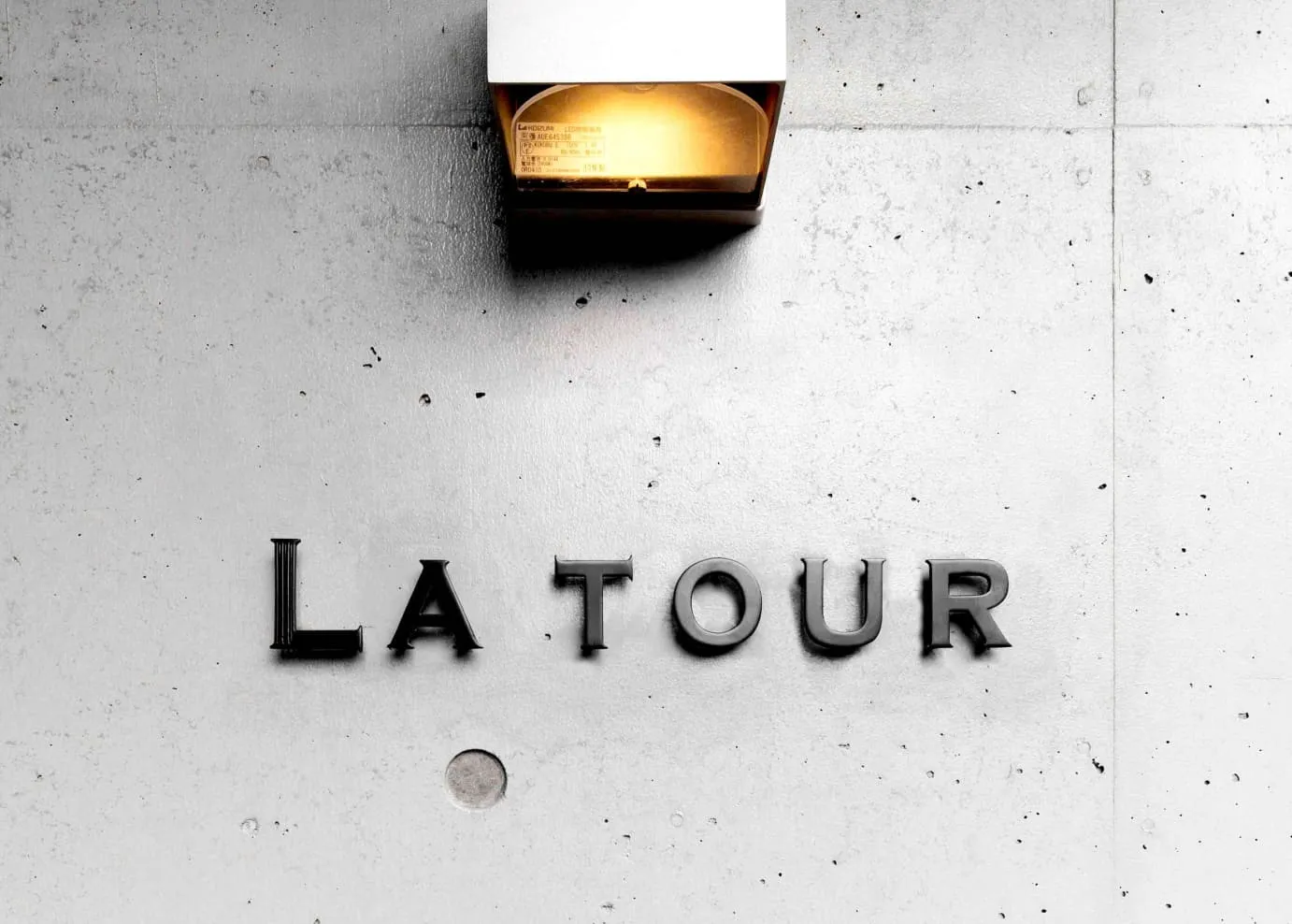 LA TOUR